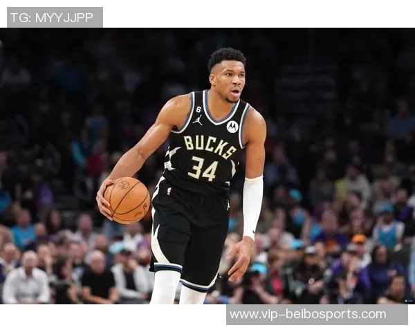 字母哥奋力拼搏半场贡献15分6板球队却落后19分艰难追赶之路 字母哥奋力拼搏半场贡献15分6板球队却落后19分艰难追赶之路