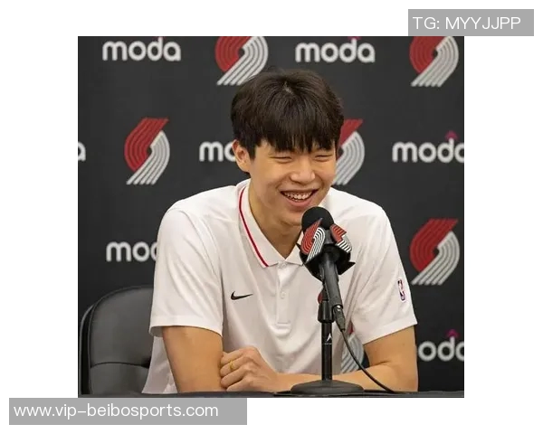 杨瀚森与队友沟通更加顺畅英语理解能力显著提升 杨瀚森与队友沟通更加顺畅英语理解能力显著提升